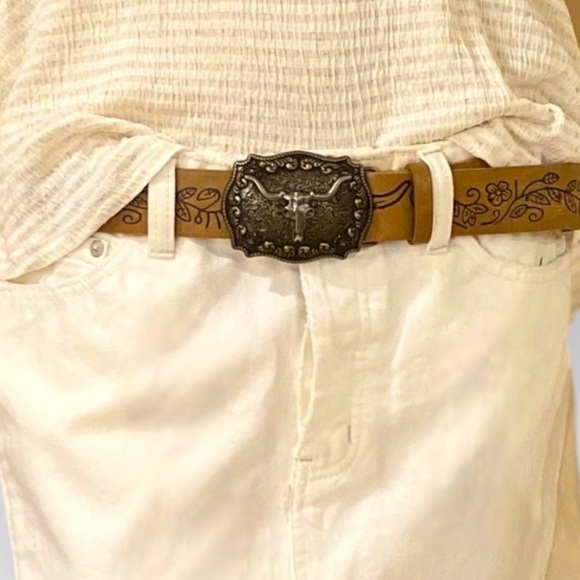 Tan Floral Faux Leather Oversized Antique Gold Cow Skull Waist Belt -NEW - Picture 1 of 4